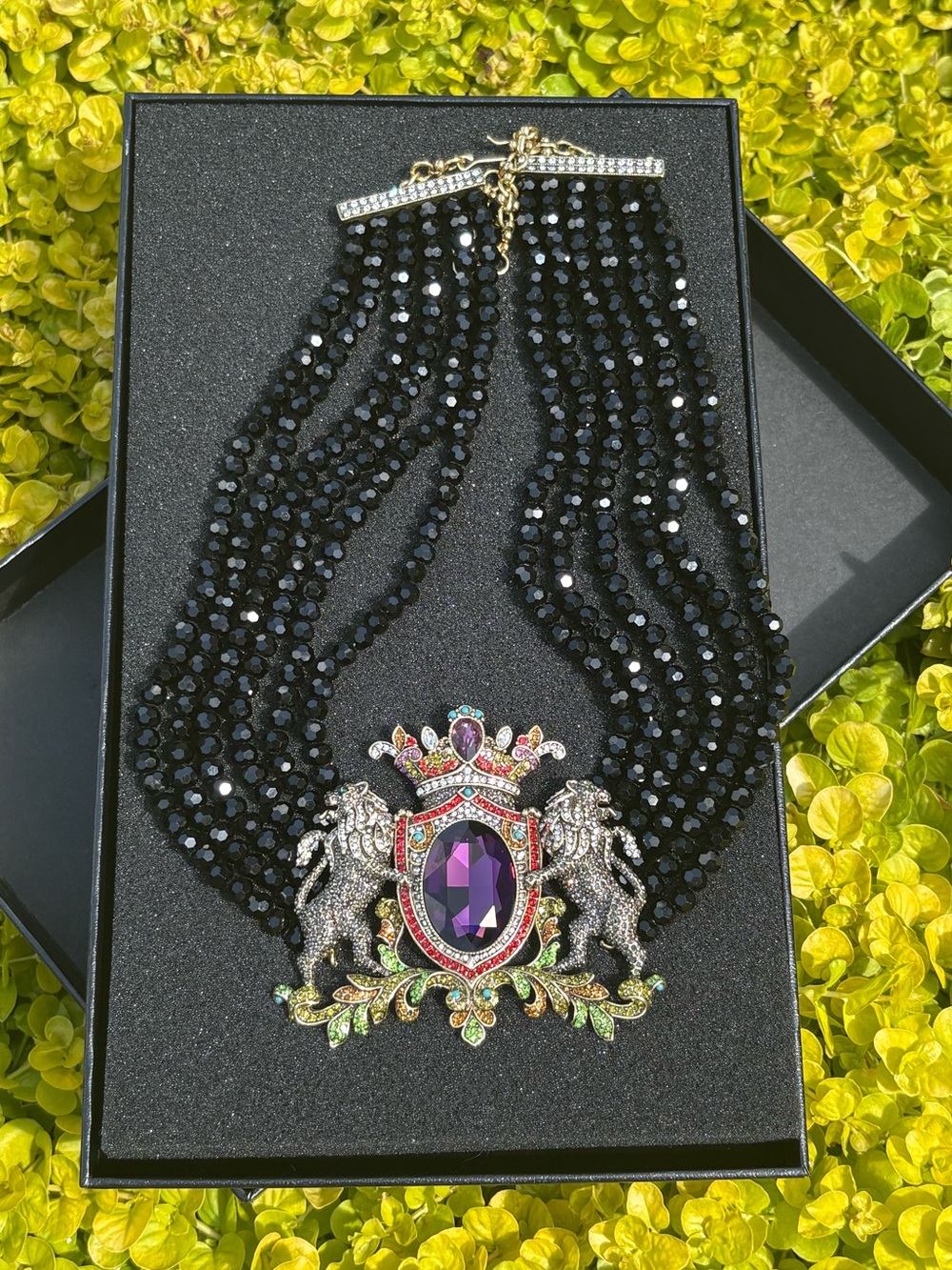 Heidi Daus 'House of Daus' Lion Crest Black Beaded Pendant - Picture 3 of 10
